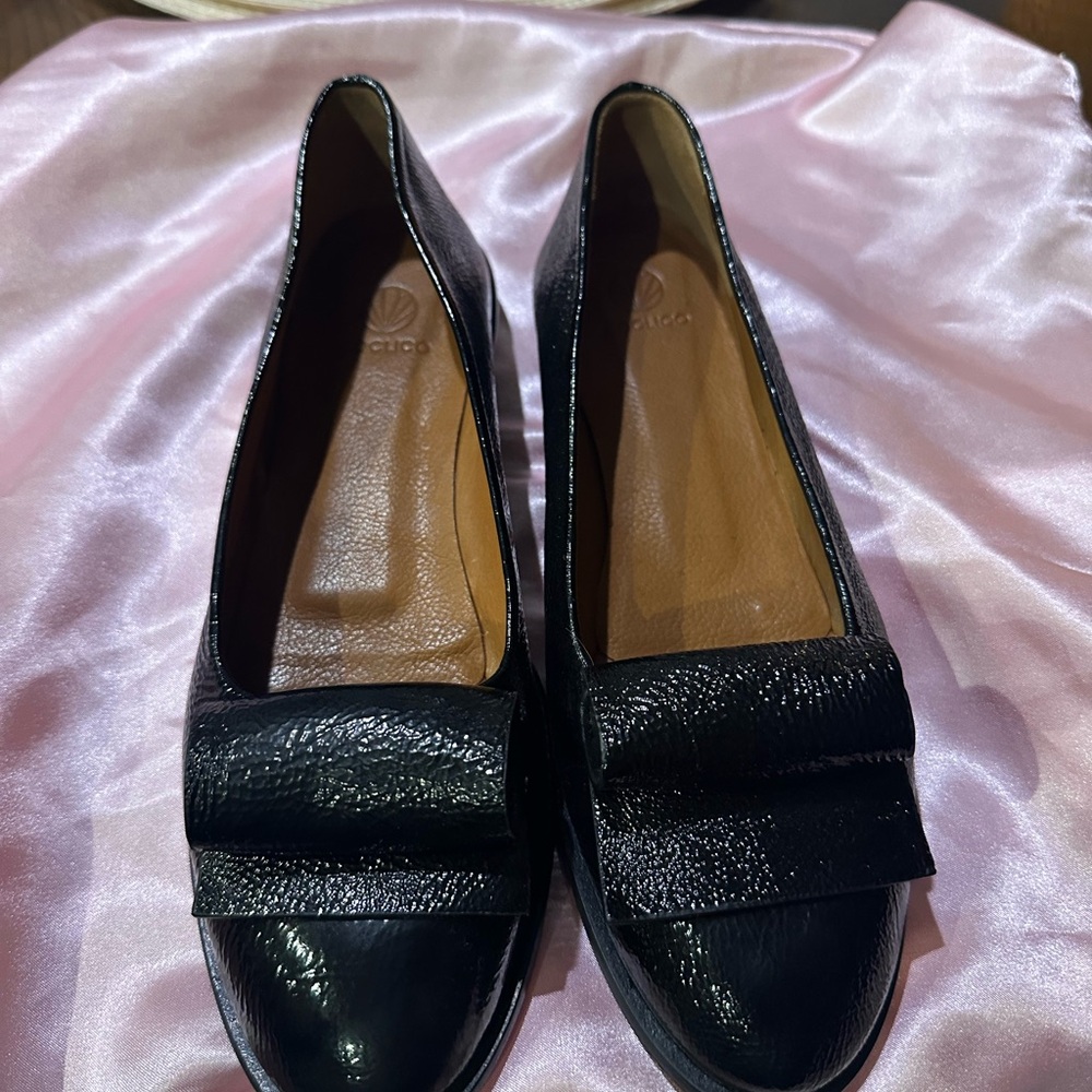 COCLICO Black Leather Flats Timeless Elegance
